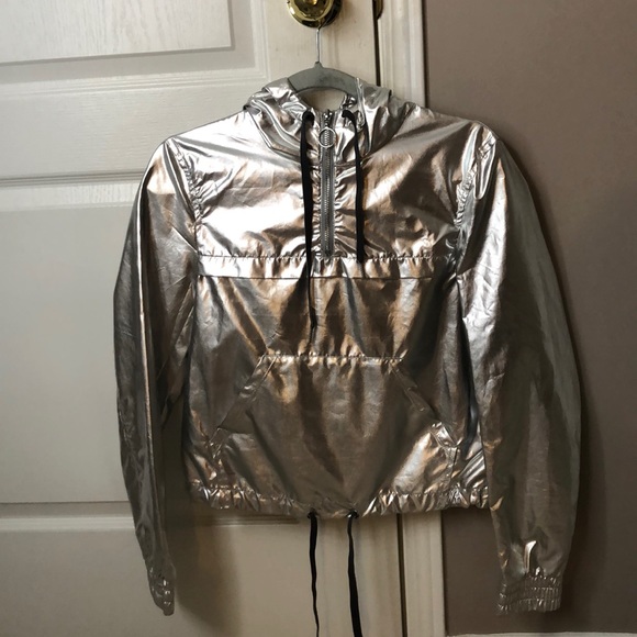 Tops - Reflective Hoodie Crop Top